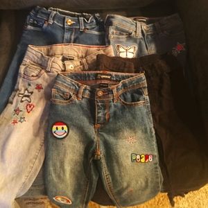 5 pairs of girls size 6 jeans for 25$ altogether